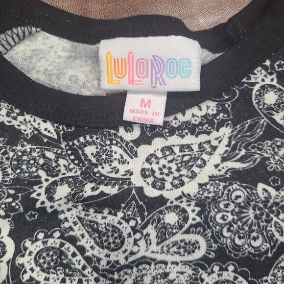 Lularoe black white paisley Randy baseball t shirt Sz M GUC - Picture 3 of 4